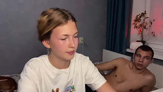 Snapshot of BeaKristy chatting on 10/28/25, 02:42 BeaKristy online show from 10/28/25, 02:42