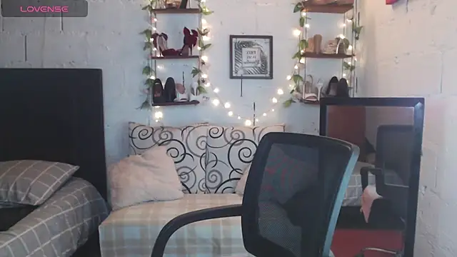 Snapshot of missrosario_stepmoan chatting on 04/24/26, 12:40 missrosario stepmoan online show from 04/24/26, 12:40