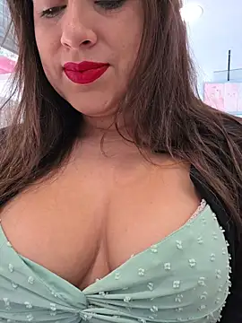 GatitaXD27 online show from 11/23/25, 10:37