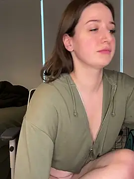 nerdynina online show from 02/16/25, 08:22