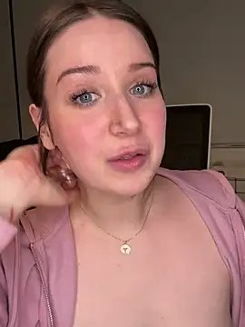 nerdynina online show from 02/21/25, 11:54