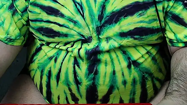 Snapshot of Dominant_BEAR chatting on 11/09/25, 01:42 Dominant BEAR online show from 11/09/25, 01:42