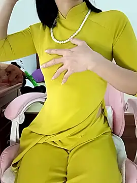 Snapshot of ___Erin___ chatting on 01/17/26, 01:32 Erin online show from 01/17/26, 01:32