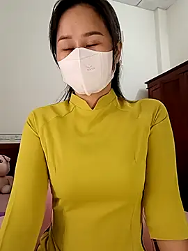 Snapshot of ___Erin___ chatting on 02/12/26, 02:17 Erin online show from 02/12/26, 02:17