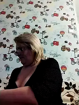 Snapshot of Forest-Lady chatting on 12/26/24, 03:42 Forest-Lady online show from 12/26/24, 03:42