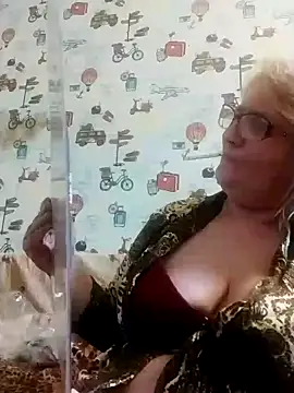 Snapshot of Forest-Lady chatting on 01/04/25, 12:27 Forest-Lady online show from 01/04/25, 12:27