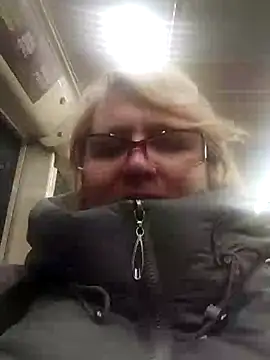 Snapshot of Forest-Lady chatting on 01/04/25, 04:22 Forest-Lady online show from 01/04/25, 04:22