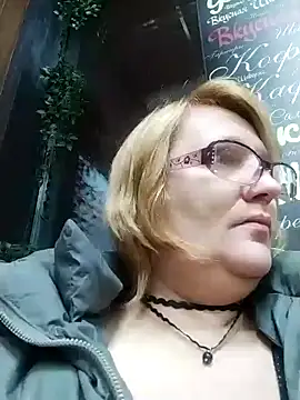 Snapshot of Forest-Lady chatting on 01/25/25, 06:13 Forest-Lady online show from 01/25/25, 06:13