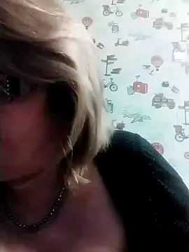 Snapshot of Forest-Lady chatting on 02/06/25, 04:14 Forest-Lady online show from 02/06/25, 04:14