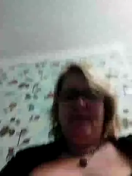 Snapshot of Forest-Lady chatting on 02/11/25, 08:31 Forest-Lady online show from 02/11/25, 08:31