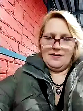 Snapshot of Forest-Lady chatting on 02/22/25, 06:19 Forest-Lady online show from 02/22/25, 06:19