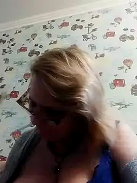 Snapshot of Forest-Lady chatting on 02/23/25, 02:57 Forest-Lady online show from 02/23/25, 02:57