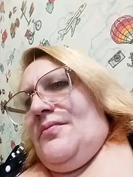 Snapshot of Forest-Lady chatting on 09/18/25, 02:52 Forest-Lady online show from 09/18/25, 02:52