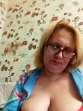 Snapshot of Forest-Lady chatting on 09/25/25, 03:38 Forest-Lady online show from 09/25/25, 03:38