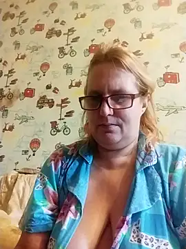 Snapshot of Forest-Lady chatting on 10/02/25, 01:29 Forest-Lady online show from 10/02/25, 01:29