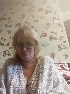 Snapshot of Forest-Lady chatting on 10/21/25, 08:15 Forest-Lady online show from 10/21/25, 08:15