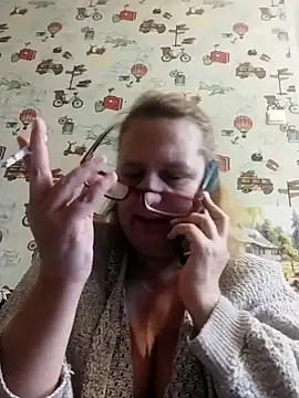 Snapshot of Forest-Lady chatting on 10/22/25, 08:14 Forest-Lady online show from 10/22/25, 08:14