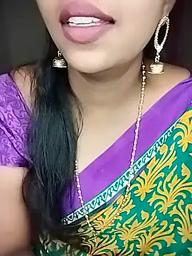 Snapshot of hotlovelygirl chatting on 09/13/25, 06:08 hotlovelygirl online show from 09/13/25, 06:08