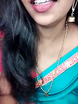 Snapshot of hotlovelygirl chatting on 10/10/25, 06:12 hotlovelygirl online show from 10/10/25, 06:12