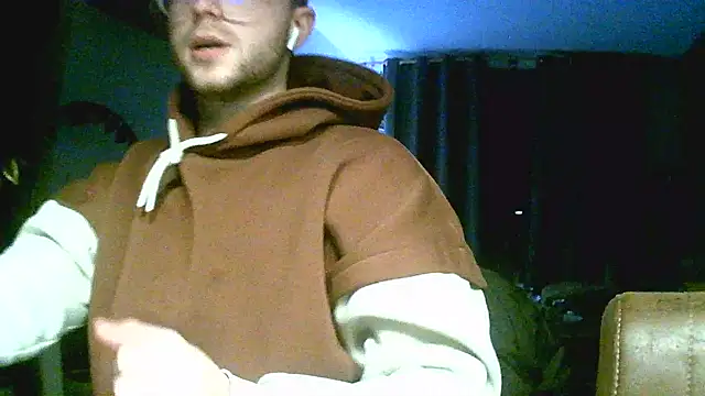Snapshot of brendonsteamy chatting on 03/16/25, 10:44 brendonsteamy online show from 03/16/25, 10:44