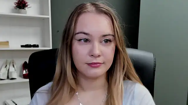 Snapshot of kitty_valeria chatting on 01/17/26, 07:46 kitty valeria online show from 01/17/26, 07:46