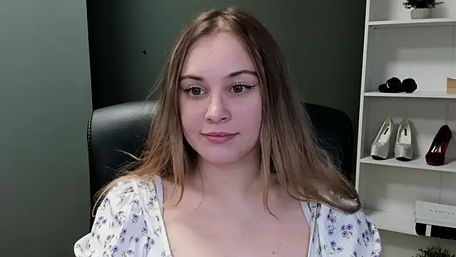 Snapshot of kitty_valeria chatting on 03/08/26, 02:43 kitty valeria online show from 03/08/26, 02:43