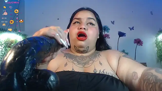 Snapshot of VeronikCuhubby chatting on 12/04/24, 12:03 VeronikCuhubby online show from 12/04/24, 12:03