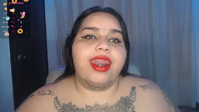 Snapshot of VeronikCuhubby chatting on 12/06/24, 12:05 VeronikCuhubby online show from 12/06/24, 12:05