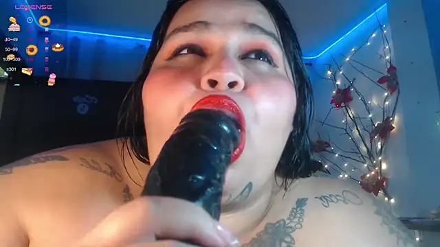 Snapshot of VeronikCuhubby chatting on 12/14/24, 03:04 VeronikCuhubby online show from 12/14/24, 03:04