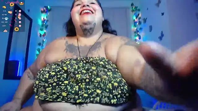 Snapshot of VeronikCuhubby chatting on 02/20/25, 07:08 VeronikCuhubby online show from 02/20/25, 07:08