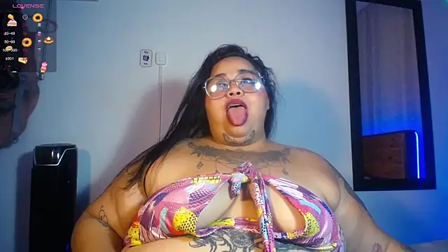 Snapshot of VeronikCuhubby chatting on 02/25/25, 11:11 VeronikCuhubby online show from 02/25/25, 11:11