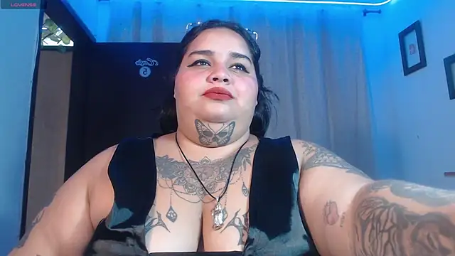 Snapshot of VeronikCuhubby chatting on 03/14/25, 12:29 VeronikCuhubby online show from 03/14/25, 12:29