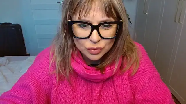 Snapshot of teaseDiana chatting on 11/21/25, 06:56 teaseDiana online show from 11/21/25, 06:56