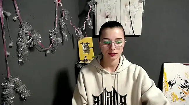 lady olivia  online show from 12/19/24, 01:40