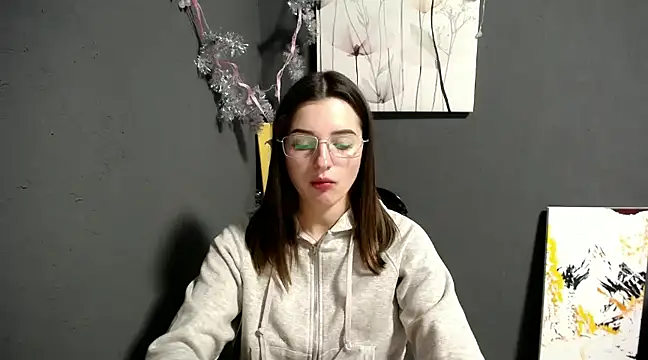 lady olivia  online show from 12/23/24, 01:13