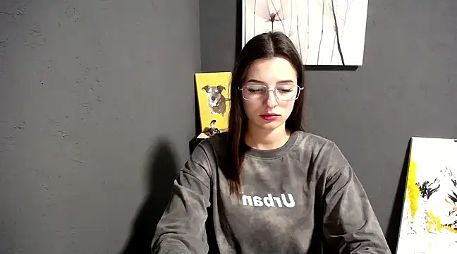 lady olivia  online show from 02/17/25, 01:32