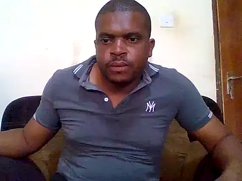 Snapshot of lui_cuuty chatting on 10/02/25, 12:12 lui cuuty online show from 10/02/25, 12:12