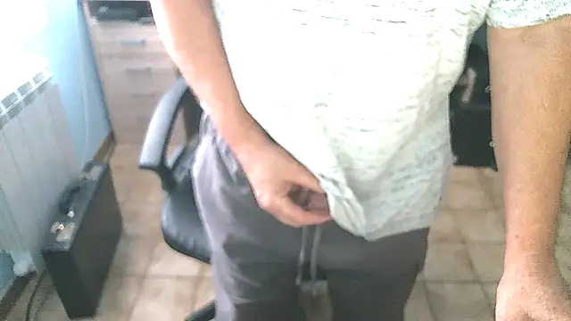 Snapshot of urick10500 chatting on 12/05/25, 10:02 urick10500 online show from 12/05/25, 10:02