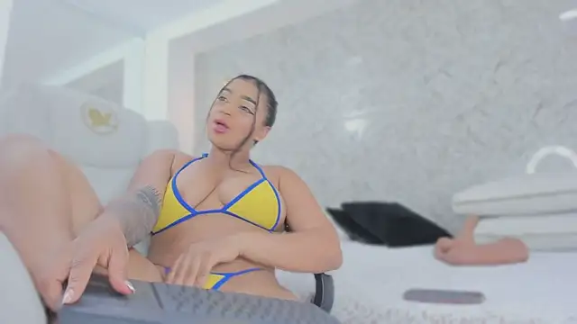 ximena case online show from 10/02/25, 12:12