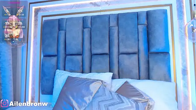 Snapshot of elianabrown chatting on 03/19/25, 02:37 elianabrown online show from 03/19/25, 02:37