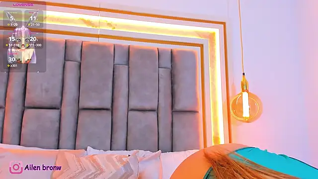 Snapshot of elianabrown chatting on 09/17/25, 08:21 elianabrown online show from 09/17/25, 08:21