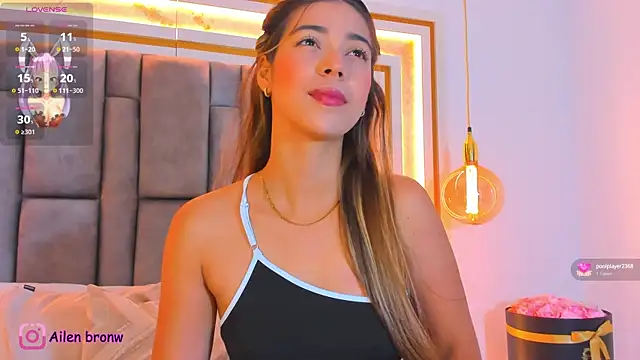 Snapshot of elianabrown chatting on 09/26/25, 08:35 elianabrown online show from 09/26/25, 08:35