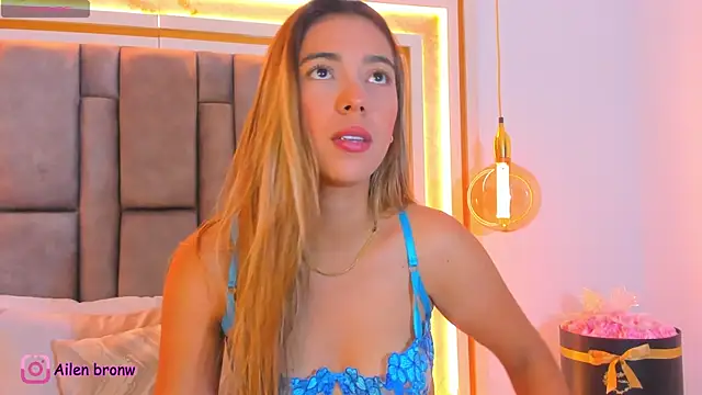 Snapshot of elianabrown chatting on 10/10/25, 10:20 elianabrown online show from 10/10/25, 10:20