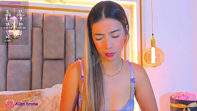 Snapshot of elianabrown chatting on 11/05/25, 10:54 elianabrown online show from 11/05/25, 10:54