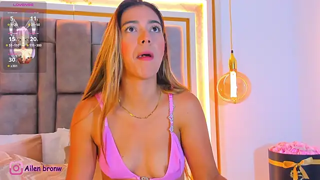 Snapshot of elianabrown chatting on 11/18/25, 11:37 elianabrown online show from 11/18/25, 11:37