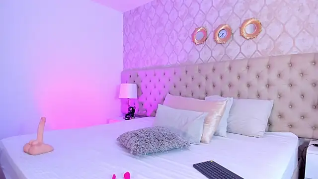 Snapshot of SofieReyes chatting on 06/19/26, 01:37 SofieReyes online show from 06/19/26, 01:37