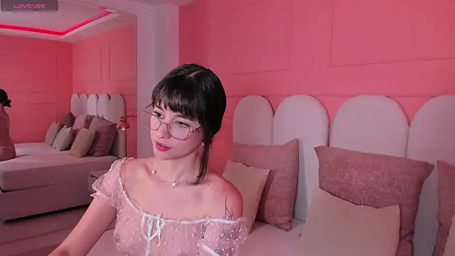 Snapshot of emilly_williams_ chatting on 12/19/24, 05:08 emilly williams online show from 12/19/24, 05:08