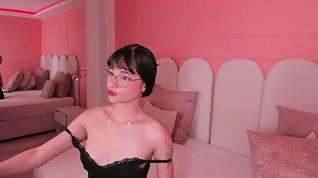 Snapshot of emilly_williams_ chatting on 12/20/24, 08:12 emilly williams online show from 12/20/24, 08:12