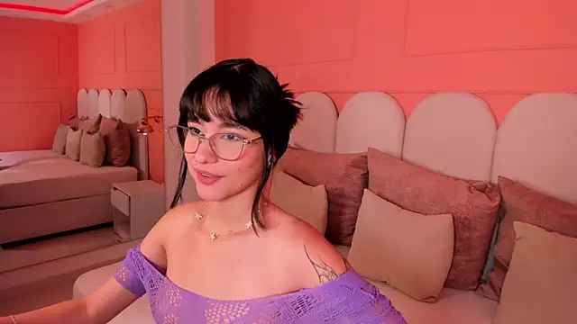 Snapshot of emilly_williams_ chatting on 02/17/25, 05:10 emilly williams online show from 02/17/25, 05:10