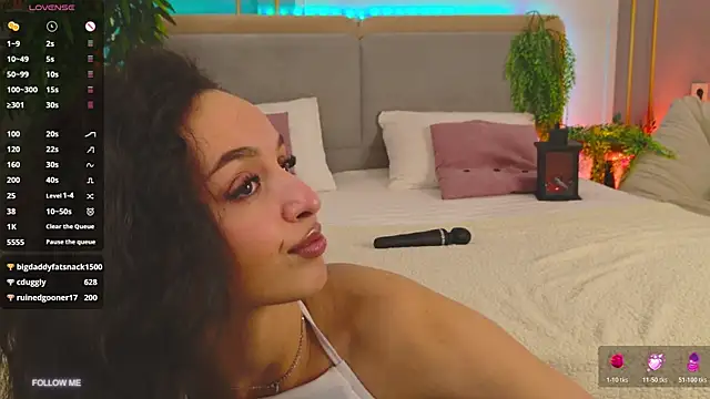 Snapshot of Lolly_Neal chatting on 04/18/26, 07:07 Lolly Neal online show from 04/18/26, 07:07